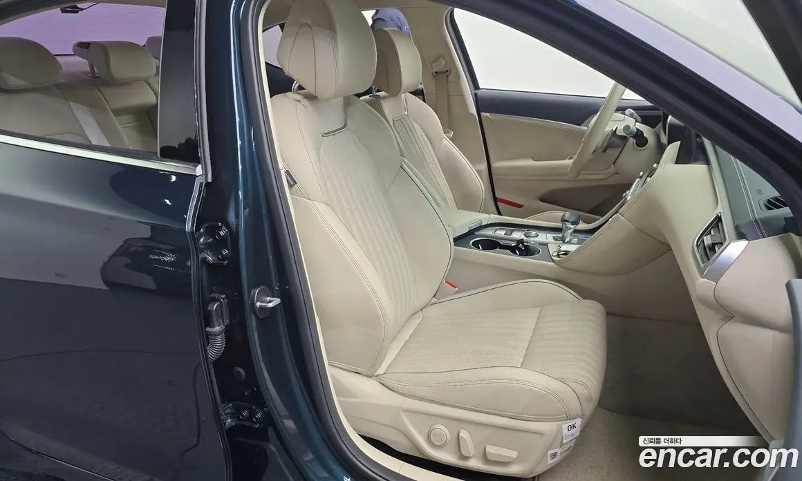 Genesis G70 2023 2.5 автомат (гидро), фото 16 Genesis G70 2023 2.5 автомат (гидро), фото 16