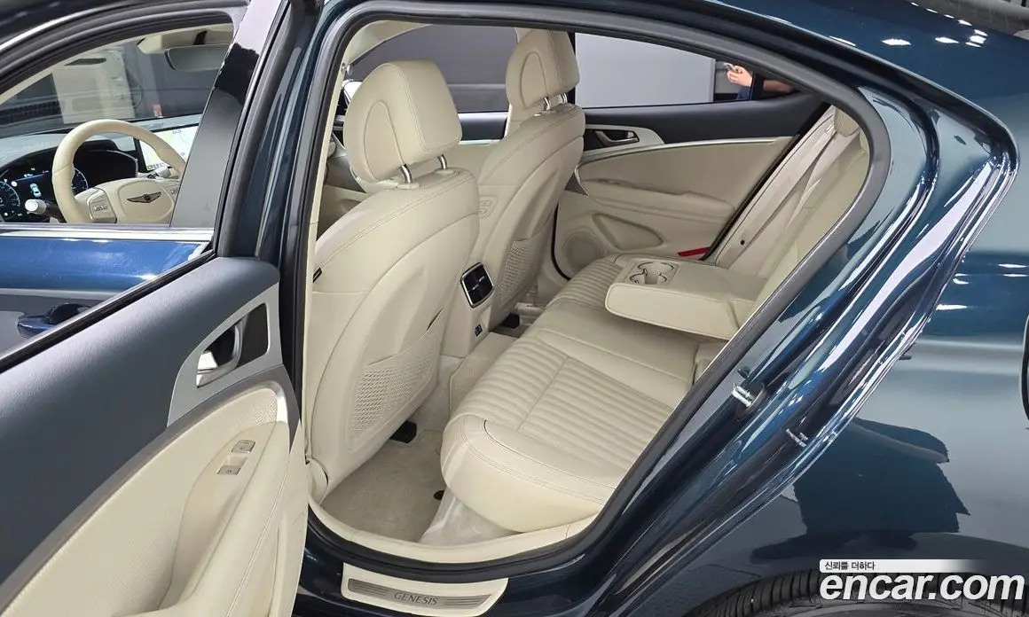 Genesis G70 2023 2.5 автомат (гидро), фото 17 Genesis G70 2023 2.5 автомат (гидро), фото 17