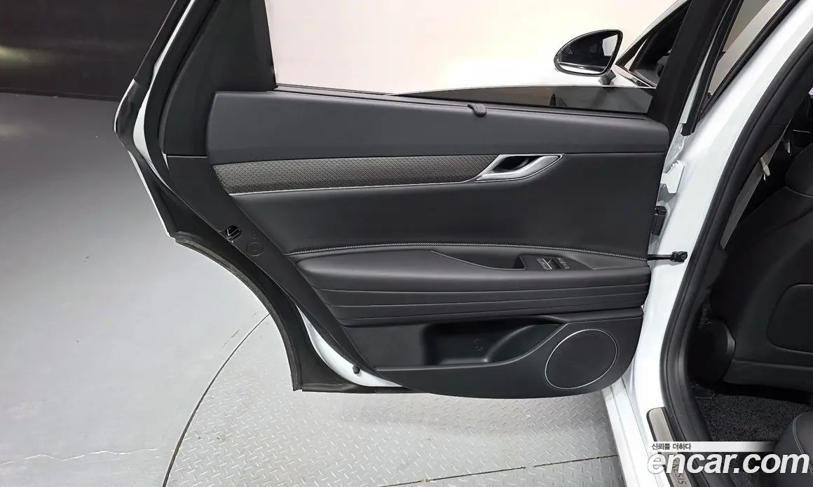 Genesis G80 2026 2.5 автомат (гидро), фото 15
