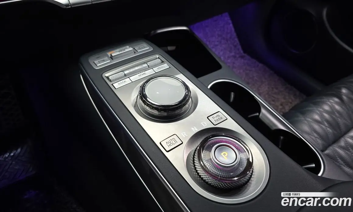 Genesis GV70 2021 2.5 автомат (гидро), фото 12 Genesis GV70 2021 2.5 автомат (гидро), фото 12