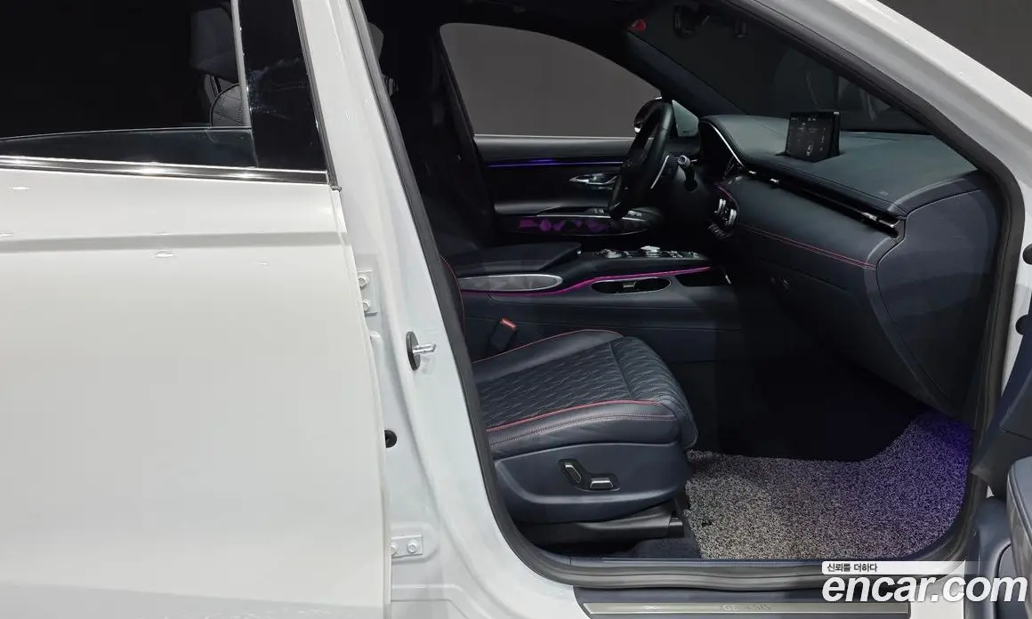 Genesis GV70 2021 2.5 автомат (гидро), фото 16 Genesis GV70 2021 2.5 автомат (гидро), фото 16