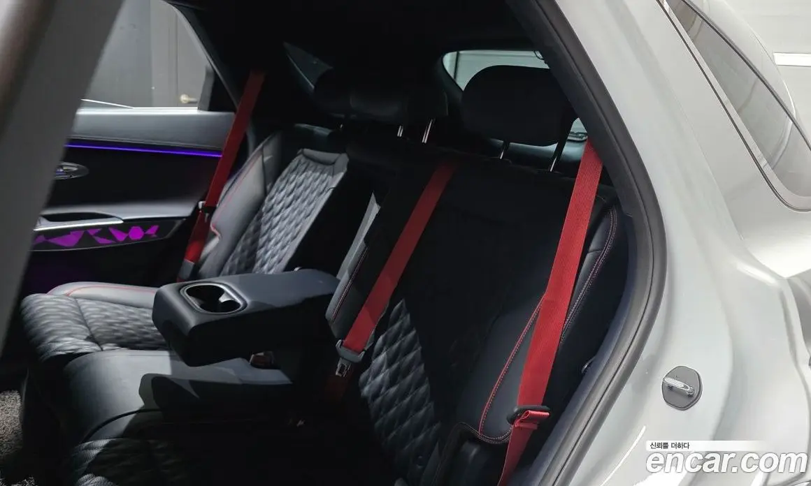 Genesis GV70 2021 2.5 автомат (гидро), фото 18 Genesis GV70 2021 2.5 автомат (гидро), фото 18