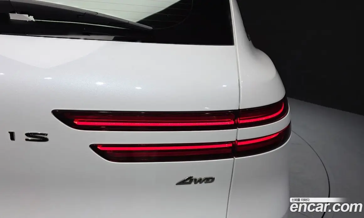 Genesis GV70 2021 2.5 автомат (гидро), фото 9 Genesis GV70 2021 2.5 автомат (гидро), фото 9