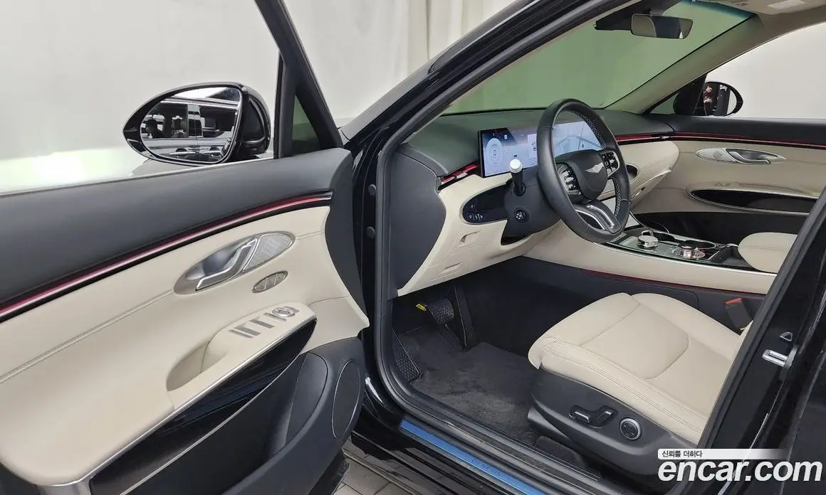 Genesis GV70 2024 2.5 автомат (гидро), фото 13 Genesis GV70 2024 2.5 автомат (гидро), фото 13