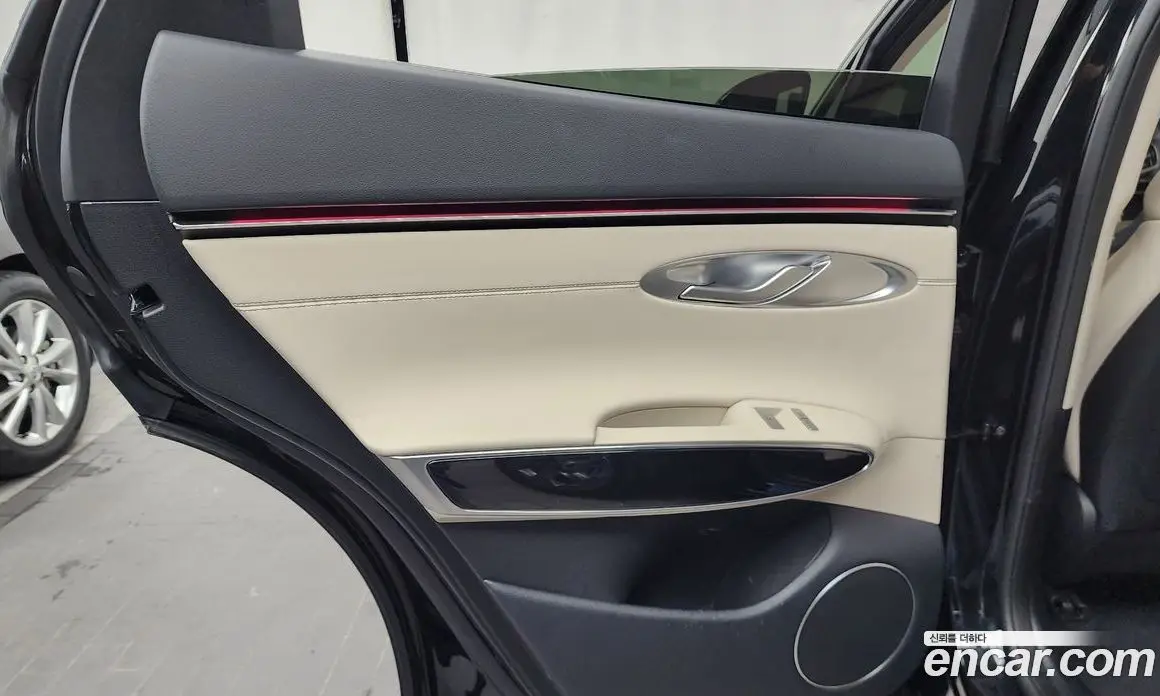 Genesis GV70 2024 2.5 автомат (гидро), фото 15 Genesis GV70 2024 2.5 автомат (гидро), фото 15