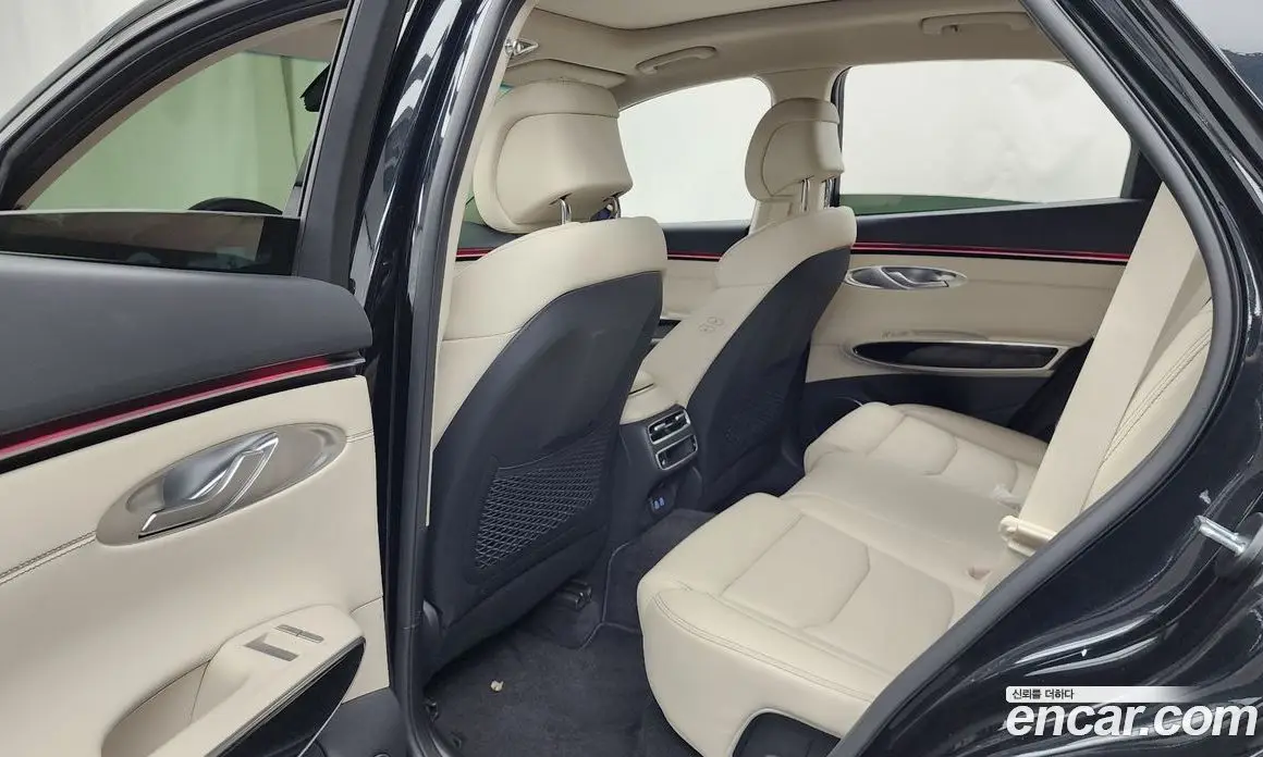 Genesis GV70 2024 2.5 автомат (гидро), фото 16 Genesis GV70 2024 2.5 автомат (гидро), фото 16