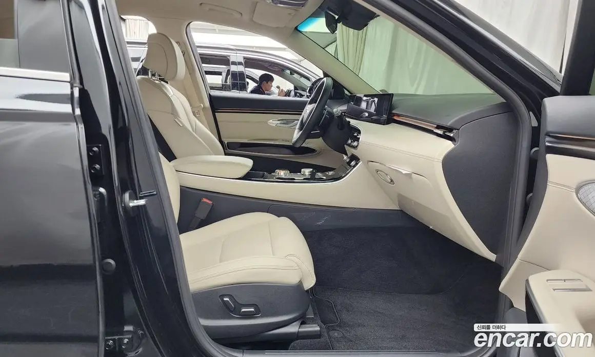 Genesis GV70 2024 2.5 автомат (гидро), фото 17 Genesis GV70 2024 2.5 автомат (гидро), фото 17