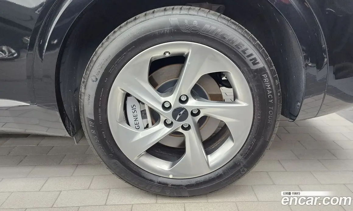 Genesis GV70 2024 2.5 автомат (гидро), фото 7 Genesis GV70 2024 2.5 автомат (гидро), фото 7