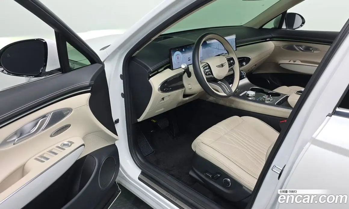 Genesis GV70 2024 2.5 автомат (гидро), фото 12 Genesis GV70 2024 2.5 автомат (гидро), фото 12