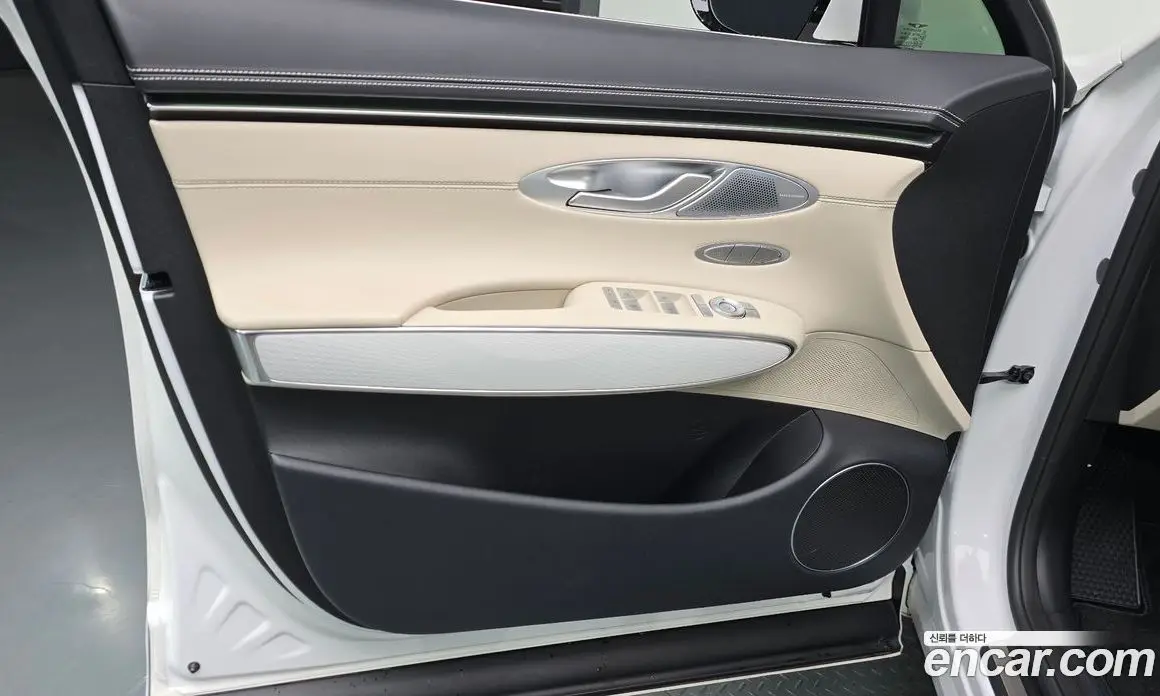 Genesis GV70 2024 2.5 автомат (гидро), фото 13 Genesis GV70 2024 2.5 автомат (гидро), фото 13