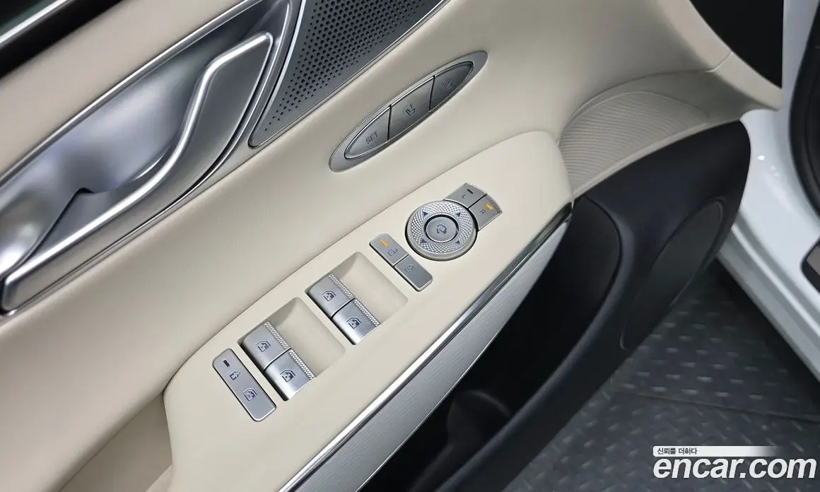 Genesis GV70 2024 2.5 автомат (гидро), фото 20 Genesis GV70 2024 2.5 автомат (гидро), фото 20