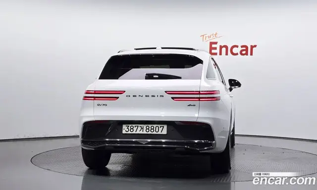 Genesis GV70 2024 2.5 автомат (гидро), миниатюра 3 Genesis GV70 2024 2.5 автомат (гидро), миниатюра 3