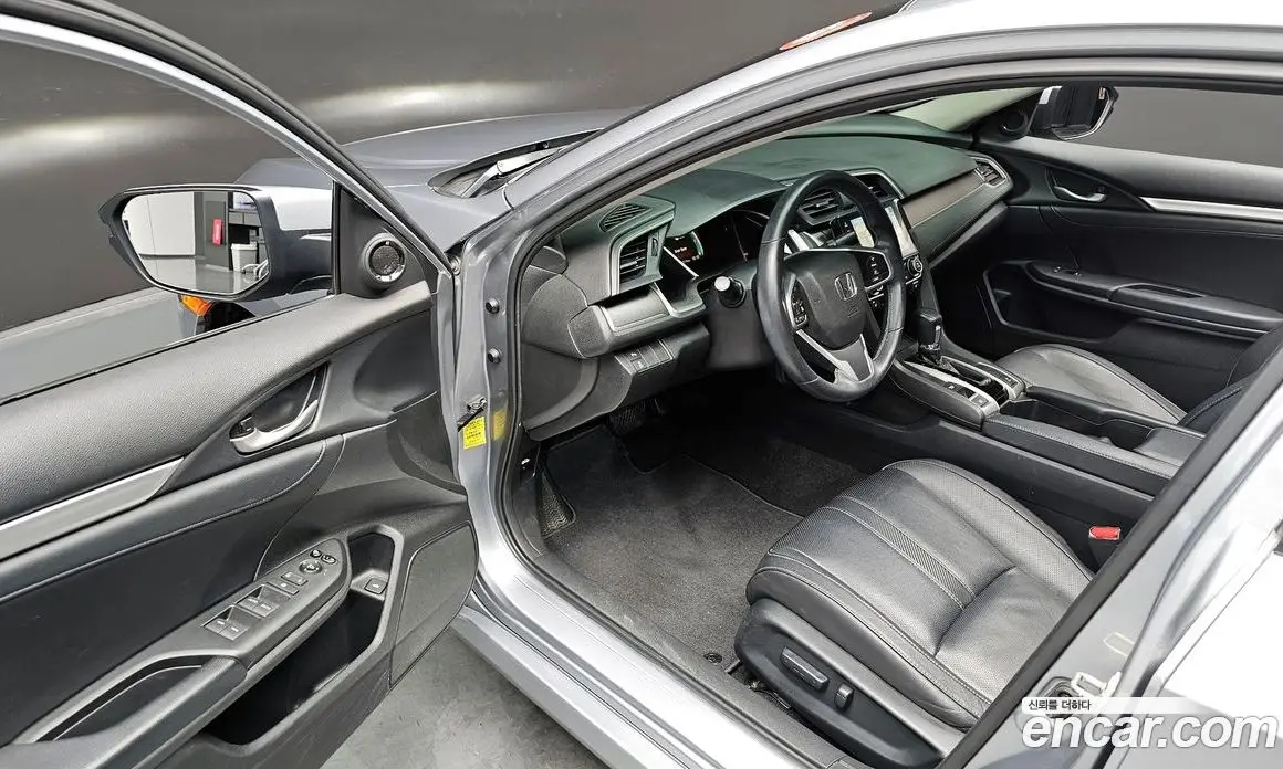 Honda Civic 2017 2.0 автомат (гидро), фото 17 Honda Civic 2017 2.0 автомат (гидро), фото 17