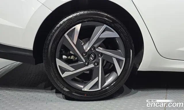 Hyundai Avante 2025 1.6 автомат (гидро), миниатюра 5 Hyundai Avante 2025 1.6 автомат (гидро), миниатюра 5