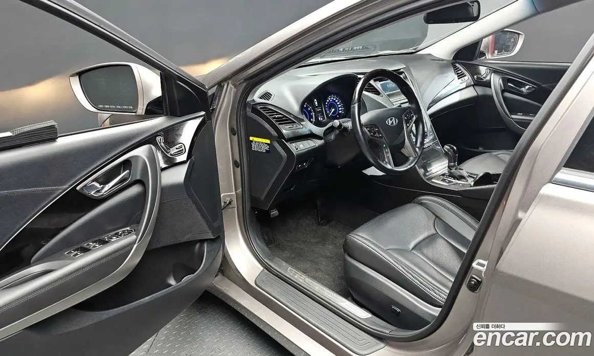 Hyundai Grandeur 2013 2.4 автомат (гидро), фото 13 Hyundai Grandeur 2013 2.4 автомат (гидро), фото 13