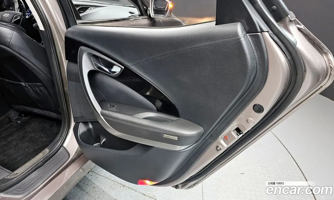 Hyundai Grandeur 2013 2.4 автомат (гидро), фото 15 Hyundai Grandeur 2013 2.4 автомат (гидро), фото 15