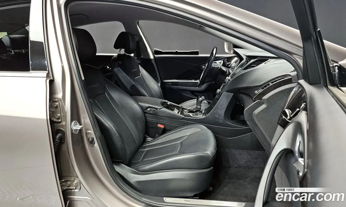 Hyundai Grandeur 2013 2.4 автомат (гидро), фото 16 Hyundai Grandeur 2013 2.4 автомат (гидро), фото 16