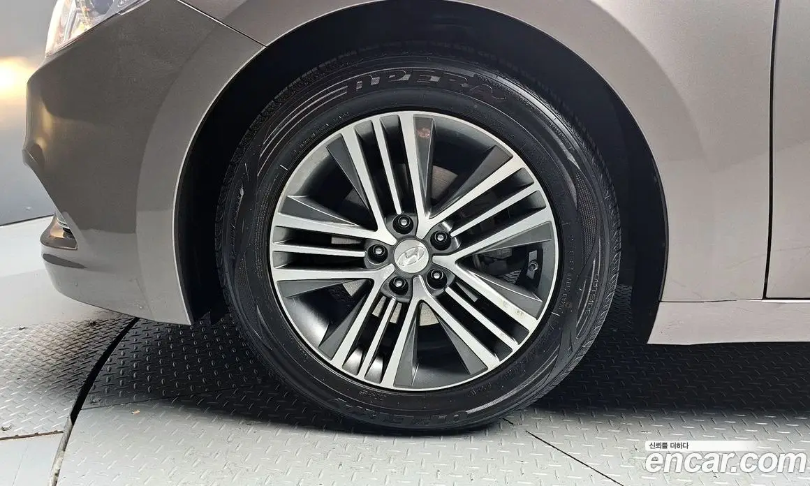 Hyundai Grandeur 2013 2.4 автомат (гидро), фото 5 Hyundai Grandeur 2013 2.4 автомат (гидро), фото 5