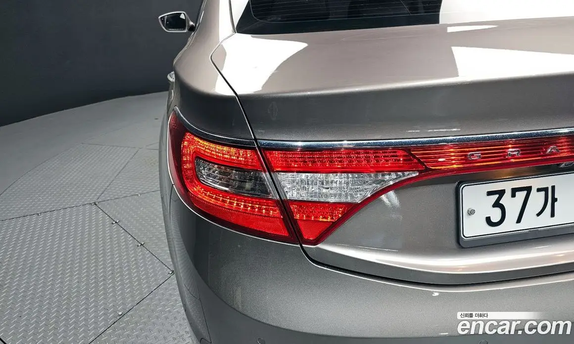 Hyundai Grandeur 2013 2.4 автомат (гидро), фото 9 Hyundai Grandeur 2013 2.4 автомат (гидро), фото 9