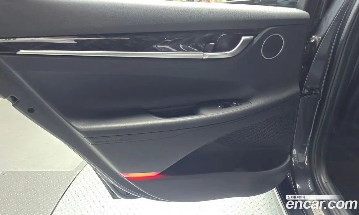 Hyundai Grandeur 2018 3.0 автомат (гидро), фото 15