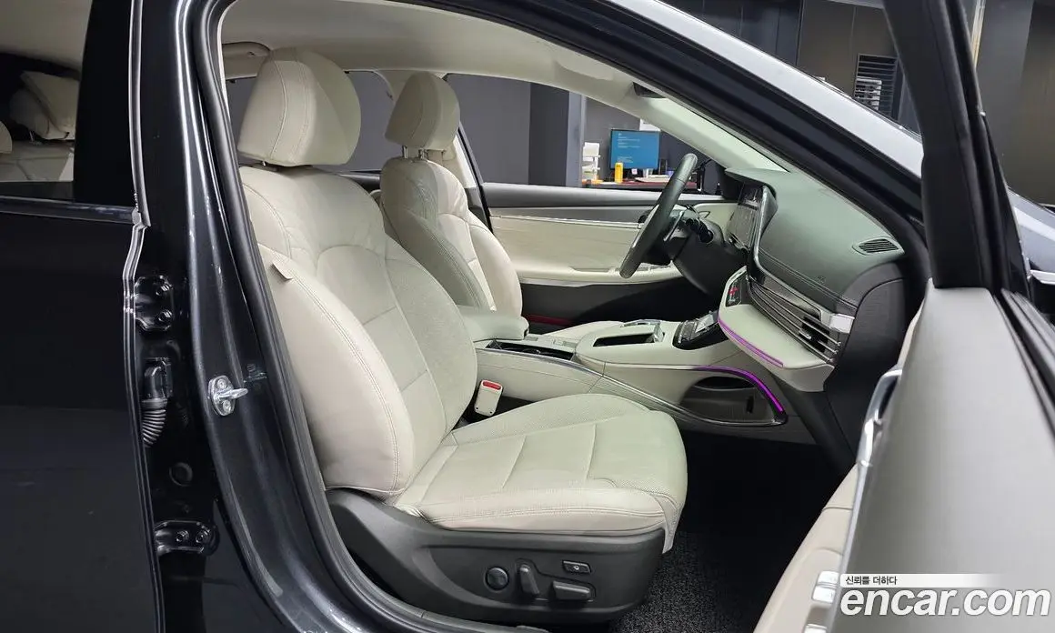 Hyundai Grandeur 2021 2.5 автомат (гидро), фото 17