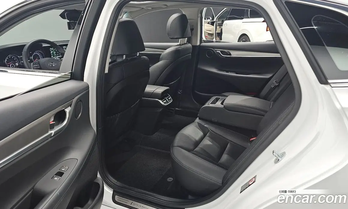 Hyundai Grandeur 2021 3.0 автомат (гидро), фото 18