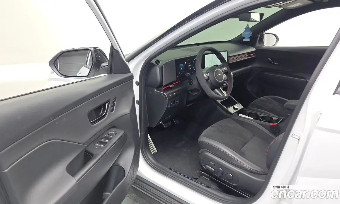 Hyundai Kona 2023 1.6 автомат (гидро), фото 12