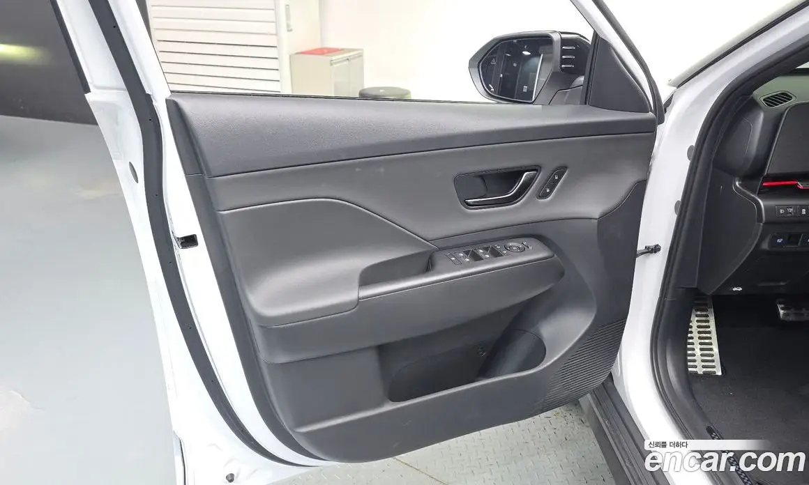 Hyundai Kona 2023 1.6 автомат (гидро), фото 13