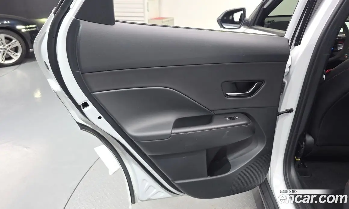 Hyundai Kona 2023 1.6 автомат (гидро), фото 14