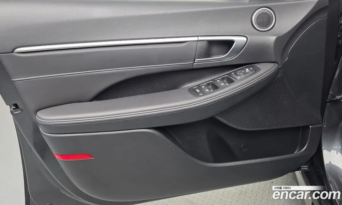 Hyundai Sonata 2023 1.6 автомат (гидро), фото 14