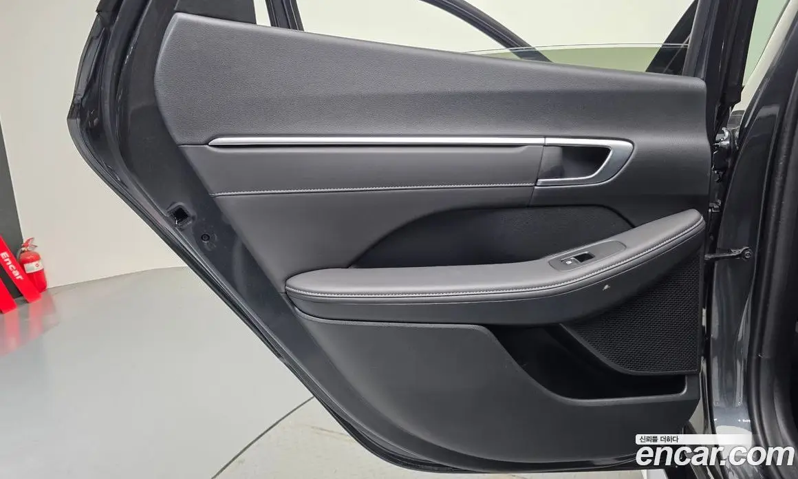 Hyundai Sonata 2023 1.6 автомат (гидро), фото 15