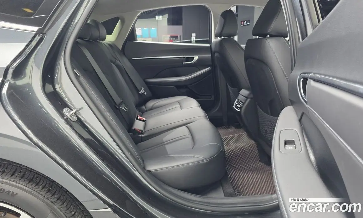 Hyundai Sonata 2023 1.6 автомат (гидро), фото 18