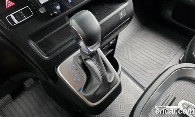 Hyundai Staria 2022 3.5 автомат (гидро), миниатюра 12