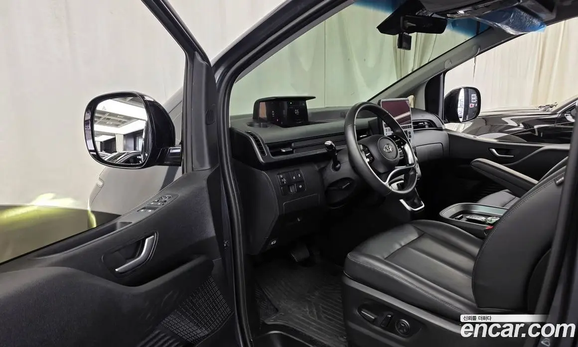 Hyundai Staria 2022 3.5 автомат (гидро), фото 13