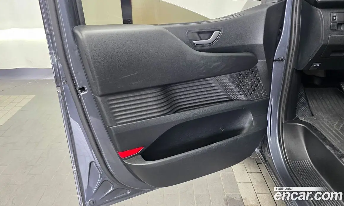 Hyundai Staria 2022 3.5 автомат (гидро), фото 14