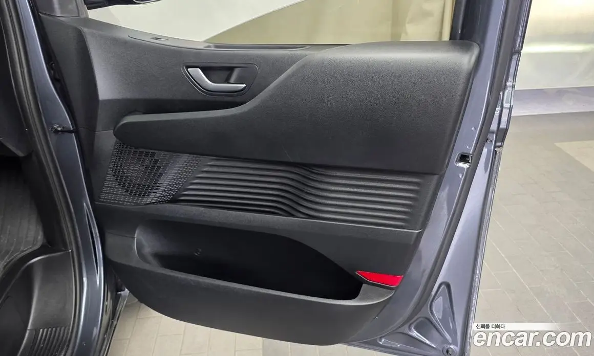 Hyundai Staria 2022 3.5 автомат (гидро), фото 15
