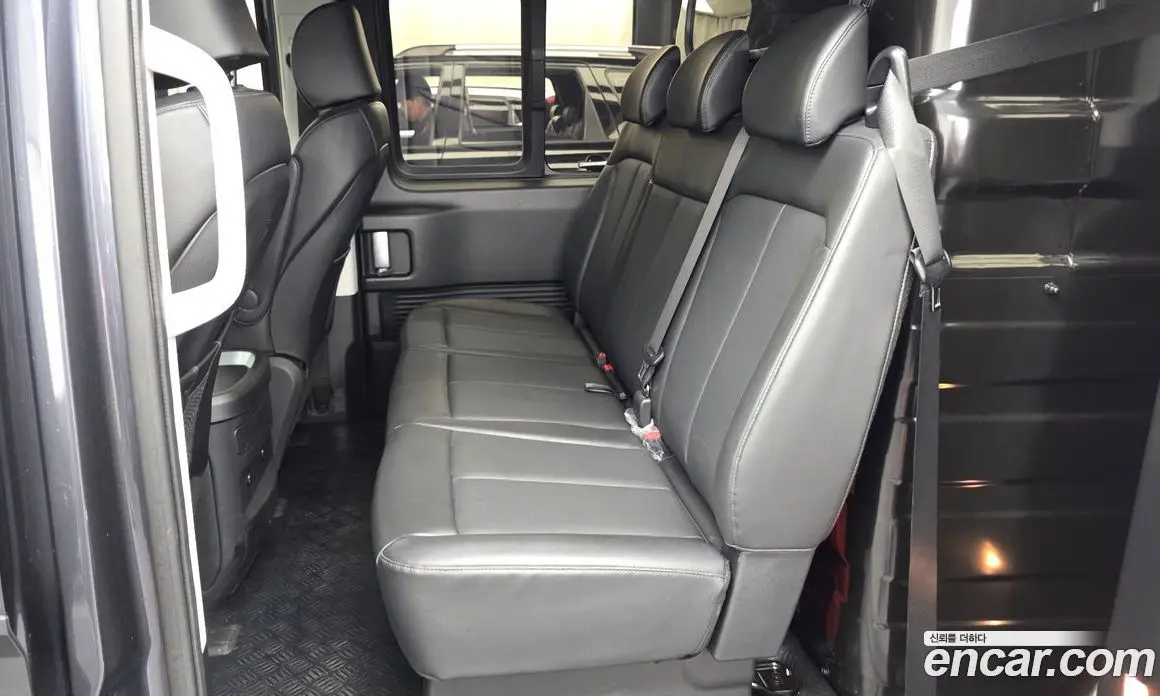 Hyundai Staria 2022 3.5 автомат (гидро), фото 16