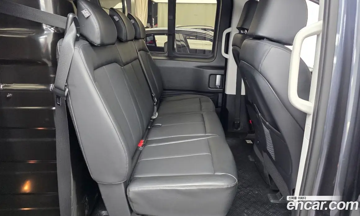 Hyundai Staria 2022 3.5 автомат (гидро), фото 18