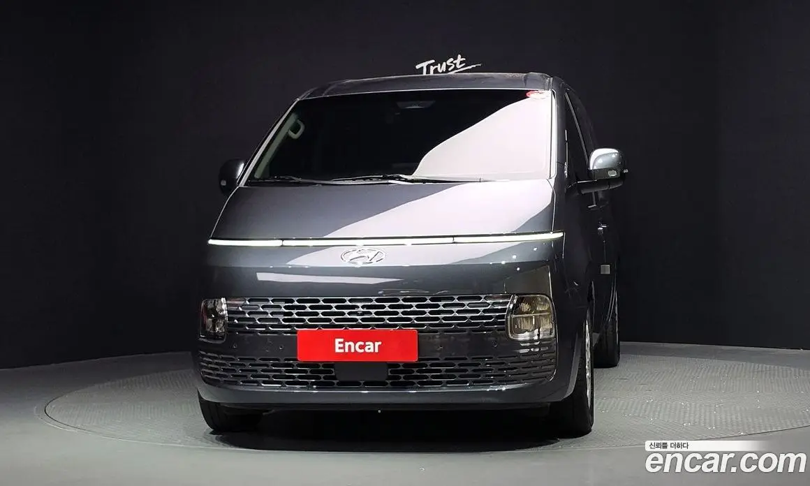 Hyundai Staria 2022 3.5 автомат (гидро), фото 3