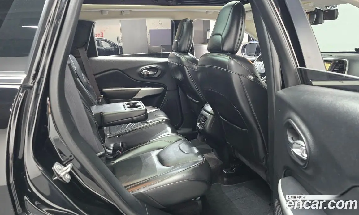 Jeep Cherokee 2017 2.4 автомат (гидро), фото 16 Jeep Cherokee 2017 2.4 автомат (гидро), фото 16