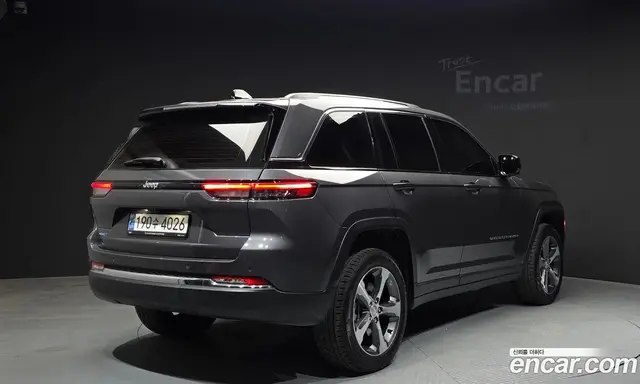 Jeep Cherokee 2023 2.0 автомат (гидро), миниатюра 2 Jeep Cherokee 2023 2.0 автомат (гидро), миниатюра 2