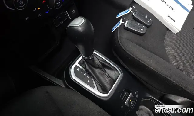 Jeep Renegade 2018 2.4 автомат (гидро), миниатюра 12