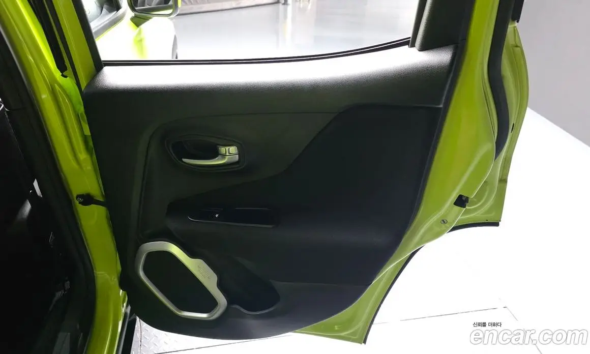 Jeep Renegade 2018 2.4 автомат (гидро), фото 14 Jeep Renegade 2018 2.4 автомат (гидро), фото 14