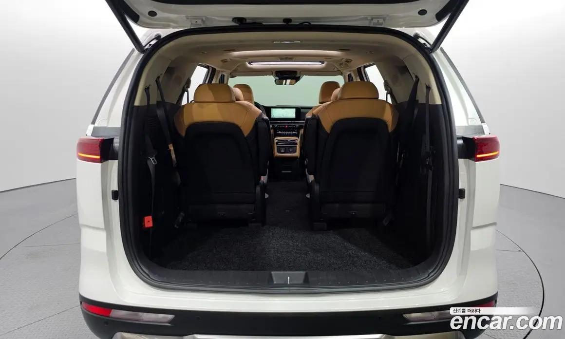 Kia Carnival 2023 2.2 автомат (гидро), фото 18 Kia Carnival 2023 2.2 автомат (гидро), фото 18