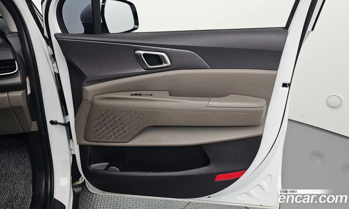 Kia Carnival 2025 1.6 автомат (гидро), фото 14 Kia Carnival 2025 1.6 автомат (гидро), фото 14