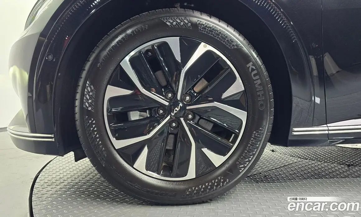 Kia EV6 2023 0.1 автомат (гидро), фото 4 Kia EV6 2023 0.1 автомат (гидро), фото 4