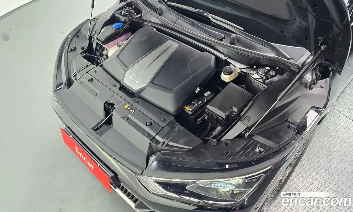 Kia EV6 2023 0.1 автомат (гидро), фото 5 Kia EV6 2023 0.1 автомат (гидро), фото 5