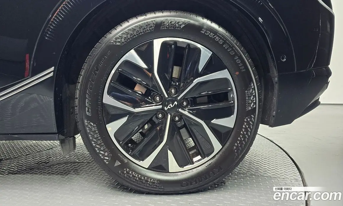 Kia EV6 2023 0.1 автомат (гидро), фото 6 Kia EV6 2023 0.1 автомат (гидро), фото 6