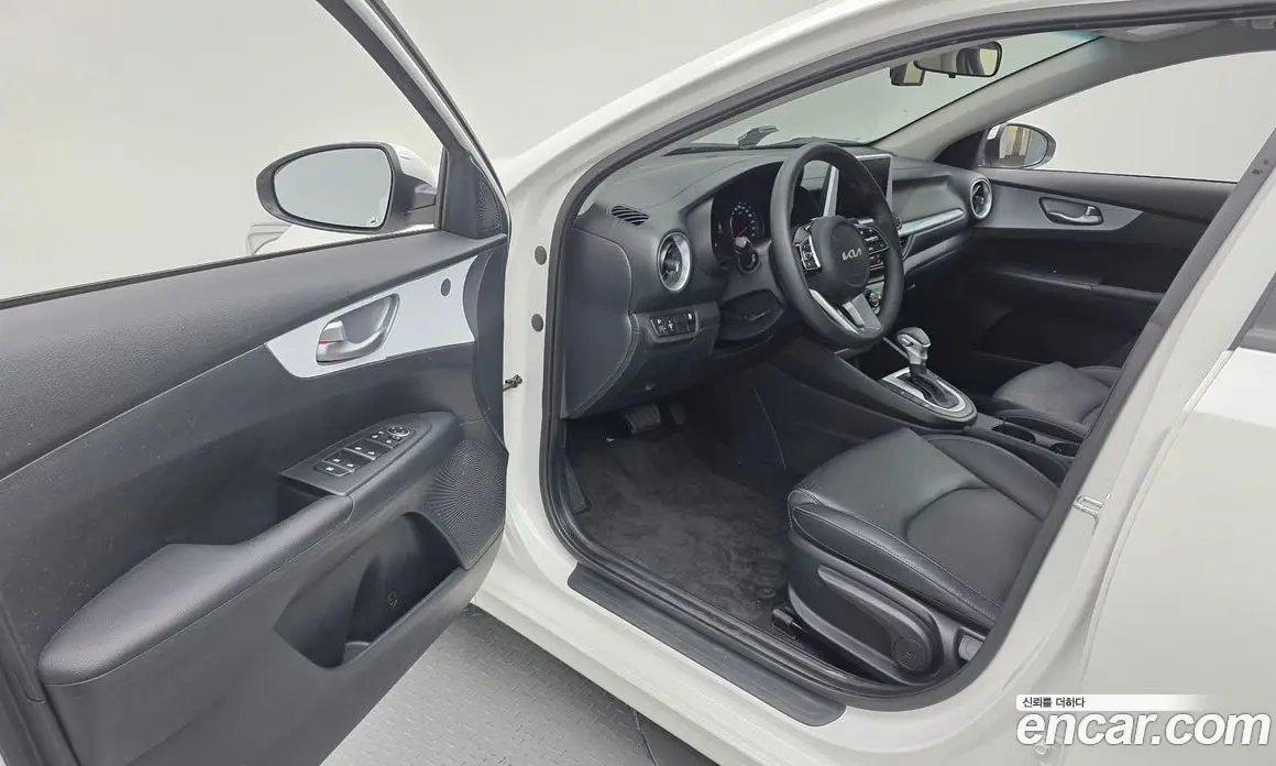 Kia K3 2023 1.6 автомат (гидро), фото 10