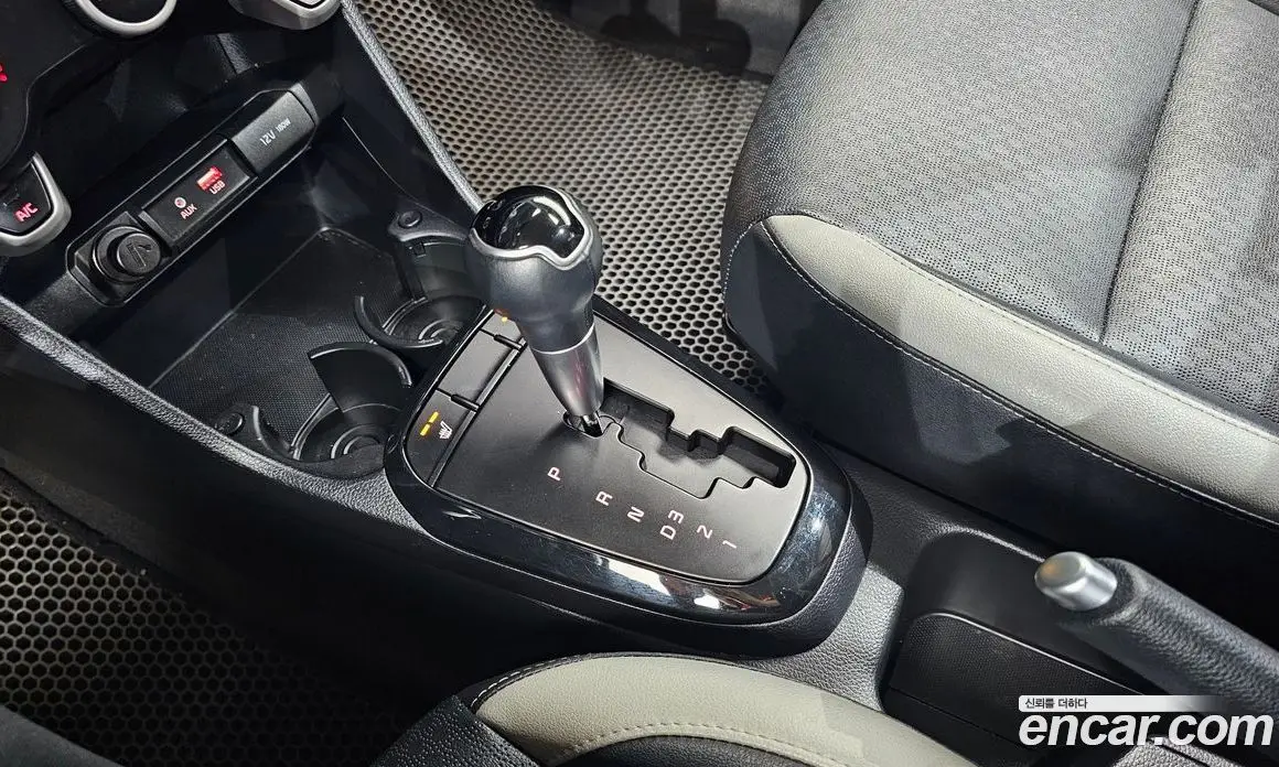 Kia Morning 2018 1.0 автомат (гидро), фото 12 Kia Morning 2018 1.0 автомат (гидро), фото 12